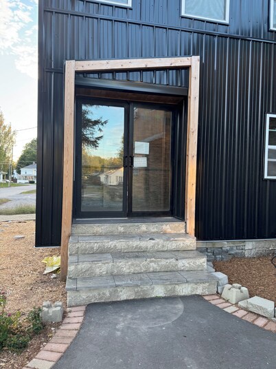 Spacious modern living in a quite  neighborhood