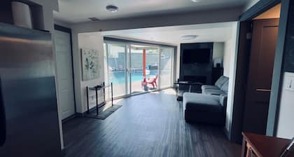 Hidden Oasis - 2 Bedroom Suite
