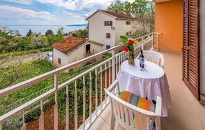 Outdoor dining - Nice apartment in Lovran with WiFi (Lovran)