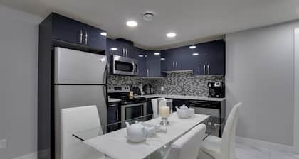 Entire guest suite 2 Bedroom, Private Entrance