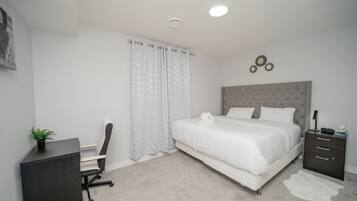 2 habitaciones, escritorio, tabla de planchar con plancha y wifi gratis