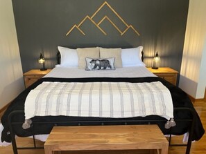 2 bedrooms, iron/ironing board, free WiFi, bed sheets