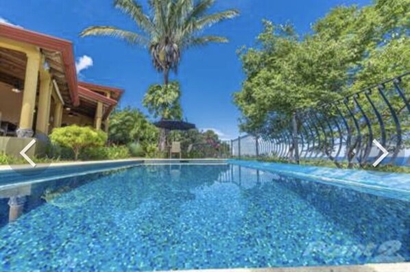 Piscine extérieure