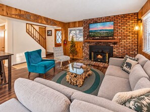 Living area - Knotty Hideawa - Foosball, Fireplace, Deck, Fire Pit, BBQ (Big Bear City)