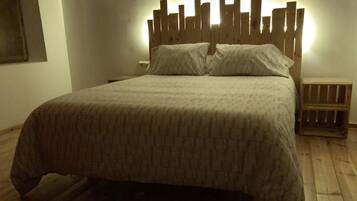 4 dormitorios, tabla de planchar con plancha, cuna de viaje