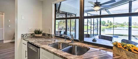 Fridge, microwave, stovetop, dishwasher