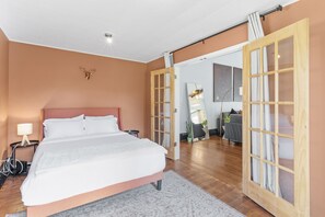 5 dormitorios, tabla de planchar con plancha, wifi y ropa de cama