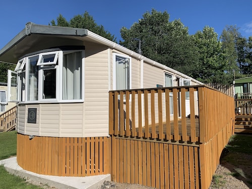 2 Bed Caravan - Sleeps 6 - Pets - River Teviot