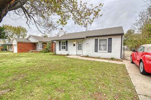 Exterior - Jacobs Comfort...close to all things OKC Metro (Midwest City)