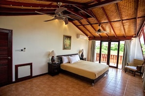 4 bedrooms, free WiFi, bed sheets