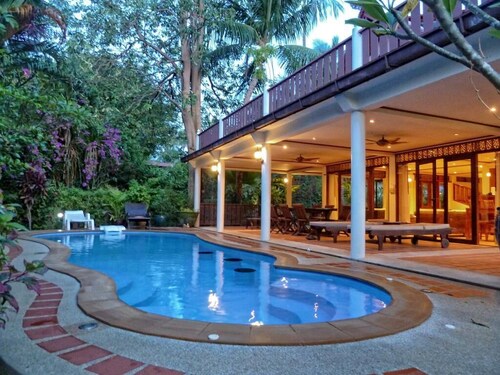 Ideal 4 Bedrom Villa with Private Pool on Beachside Complex