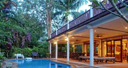 Ideal 4 Bedrom Villa with Private Pool on Beachside Complex