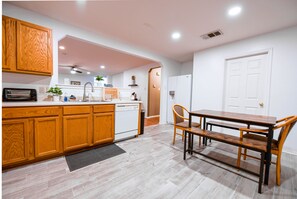 Private kitchen - Spacious Home in a Quiet Neighborhood - with HOT TUB! - Central SA (San Antonio)