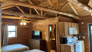 Standard Cabin | Desk, free WiFi, bed sheets