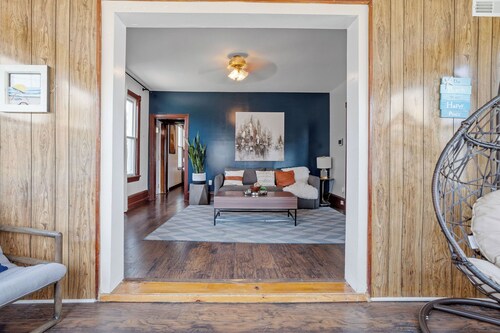 5 bedrooms AC Designer Island Paradise Getaway