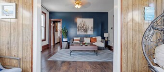 5 bedrooms AC Designer Island Paradise Getaway