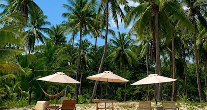 Whole Resort