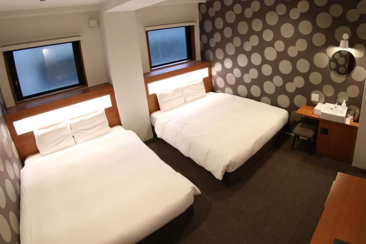 Basic-herbergi fyrir tvo, tvö rúm - reyklaust | Rúmföt