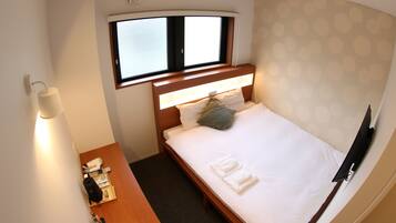 Standard Queen room, Non Smoking | Bed sheets