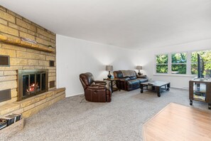 Interior - Le Claire Condo (Le Claire)