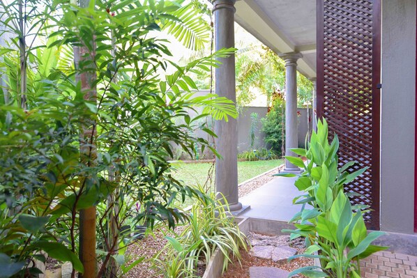 Exterior detail - Sithagi Villa, Unawatuna - 1 km from the beach (Unawatuna)