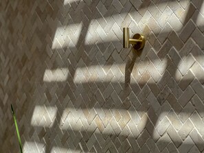 Studio, 1 chambre | Salle de bain | Articles de toilette gratuits, sèche-cheveux, serviettes fournies