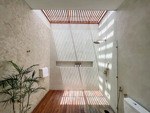 Studio, 1 chambre | Salle de bain | Articles de toilette gratuits, sèche-cheveux, serviettes fournies