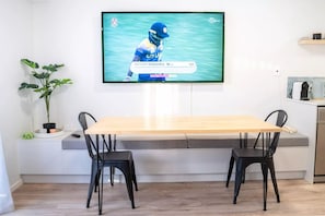 Dining - The Downtown by Beyonder by Beyonder - Stylish 2-Bedroom Coastal Apartment with Balcony, Walking Distance to Mount Maunganui Beach, Secure Parking, Ideal for Couples and Families (Mount Maunganui)