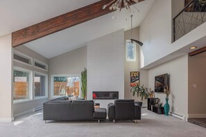 TV, fireplace, offices