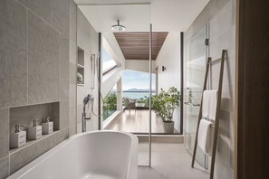 Chill Out Room | Bathroom - Boma Resort Nha Trang (Nha Trang)
