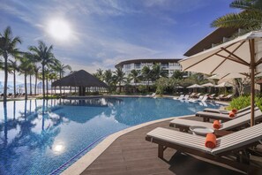 Outdoor pool - Boma Resort Nha Trang (Nha Trang)