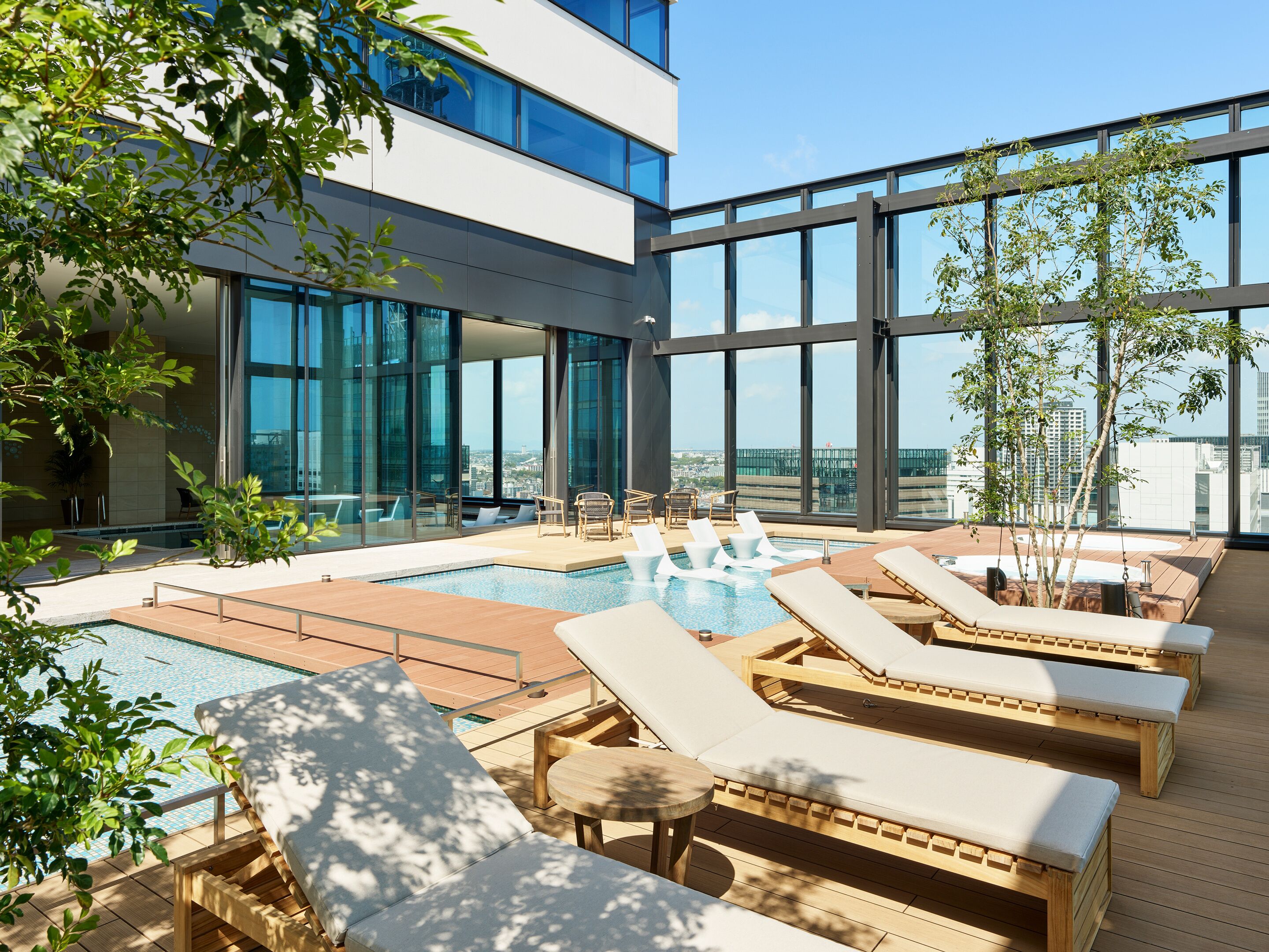 室內泳池、室外泳池