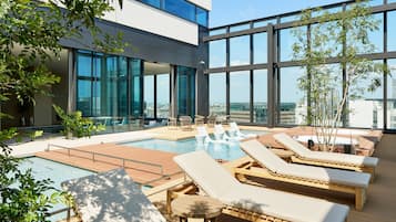 Innenpool, Außenpool