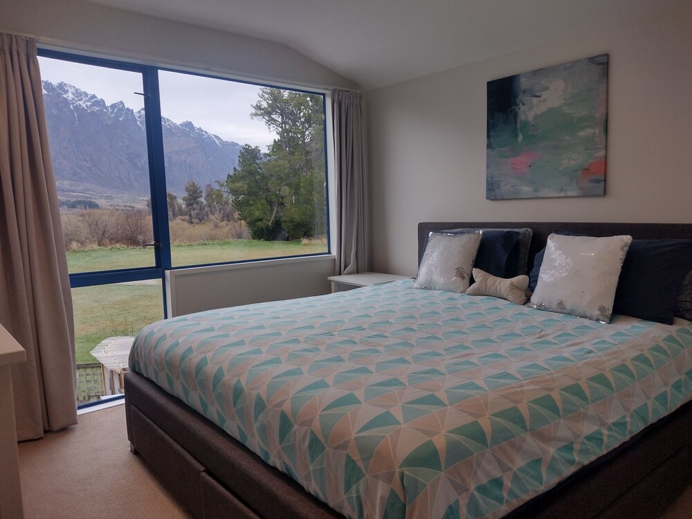 Family friendly Queenstown Vrbo