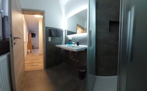 Bathroom - Gasthaus Goldener Stern (Dorfprozelten)