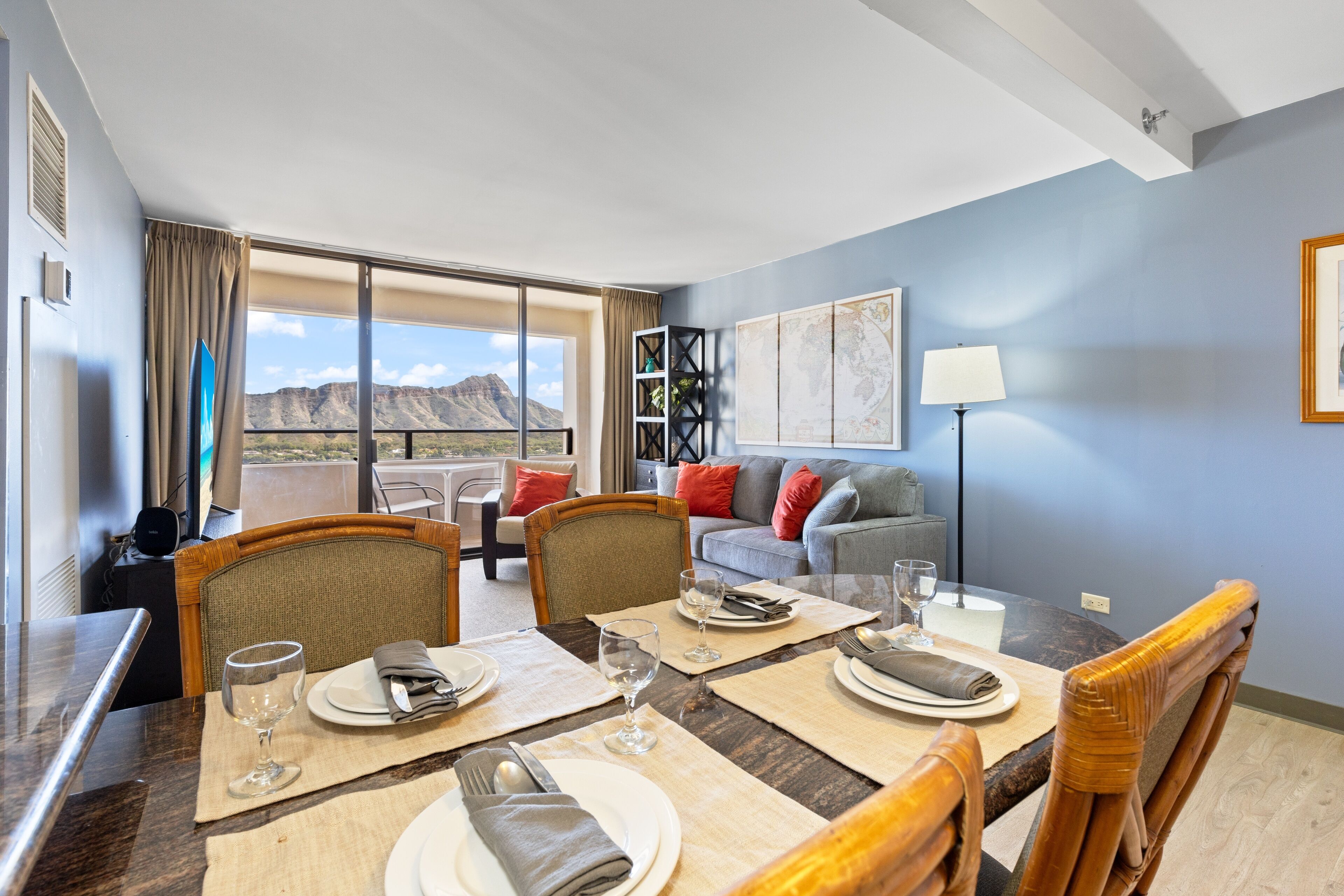 Condo, 2 Bedrooms | Dining