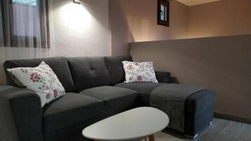 Studio Deluxe | Vardagsrum | Platt-tv