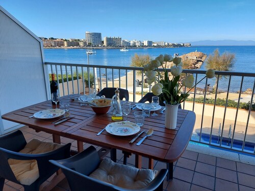 Apartment in an exceptional location with sea view!