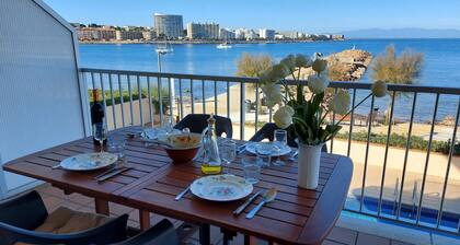 Apartment in an exceptional location with sea view!