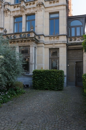 Fachada de la propiedad