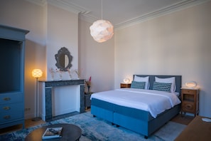 Deluxe Room | Premium bedding, Tempur-Pedic beds, desk, laptop workspace
