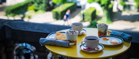 Deluxe Suite | Terrace/patio