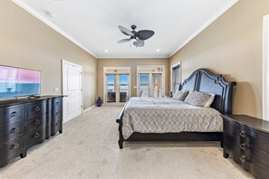 Comfort House, 4 Bedrooms, Balcony, Lagoon View | 4 bedrooms, individually decorated, individually furnished
