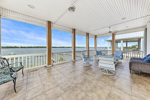 Comfort House, 4 Bedrooms, Balcony, Lagoon View | Balcony view