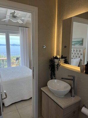 3 bedrooms, iron/ironing board, travel crib, WiFi