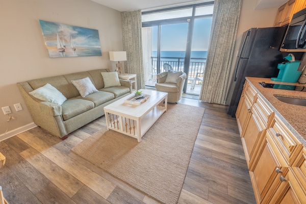 Direct Oceanfront, Beautifully Decorated