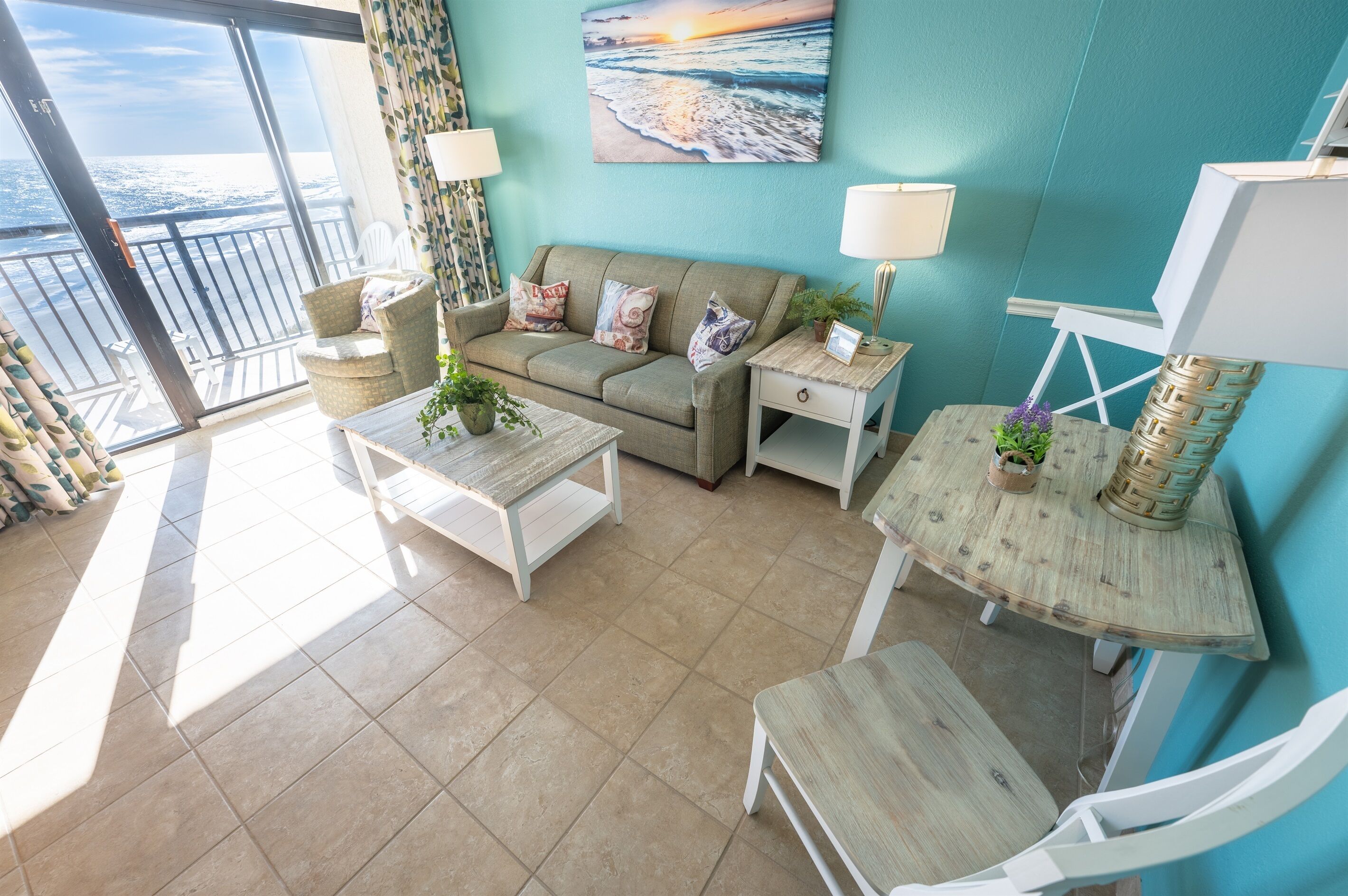 New Remodeled Oceanfront, Beach Cove Direct Views!