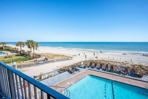 On the beach - Direct Oceanfront Studio, Heated Pools, Nice View! (Myrtle Beach)
