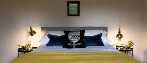 1 bedroom, iron/ironing board, free WiFi