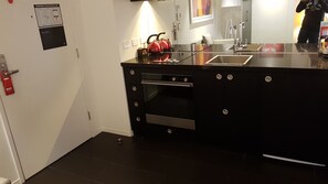 Private kitchen - Rare Find 10 mins to city (Walkerville)